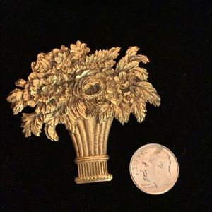 Stunning brooch “Basket of Flowers.” 💐